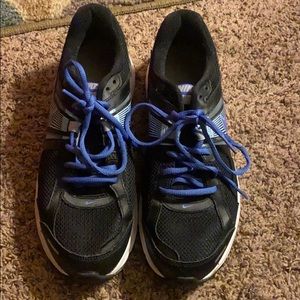 Women’s Nike sneaker